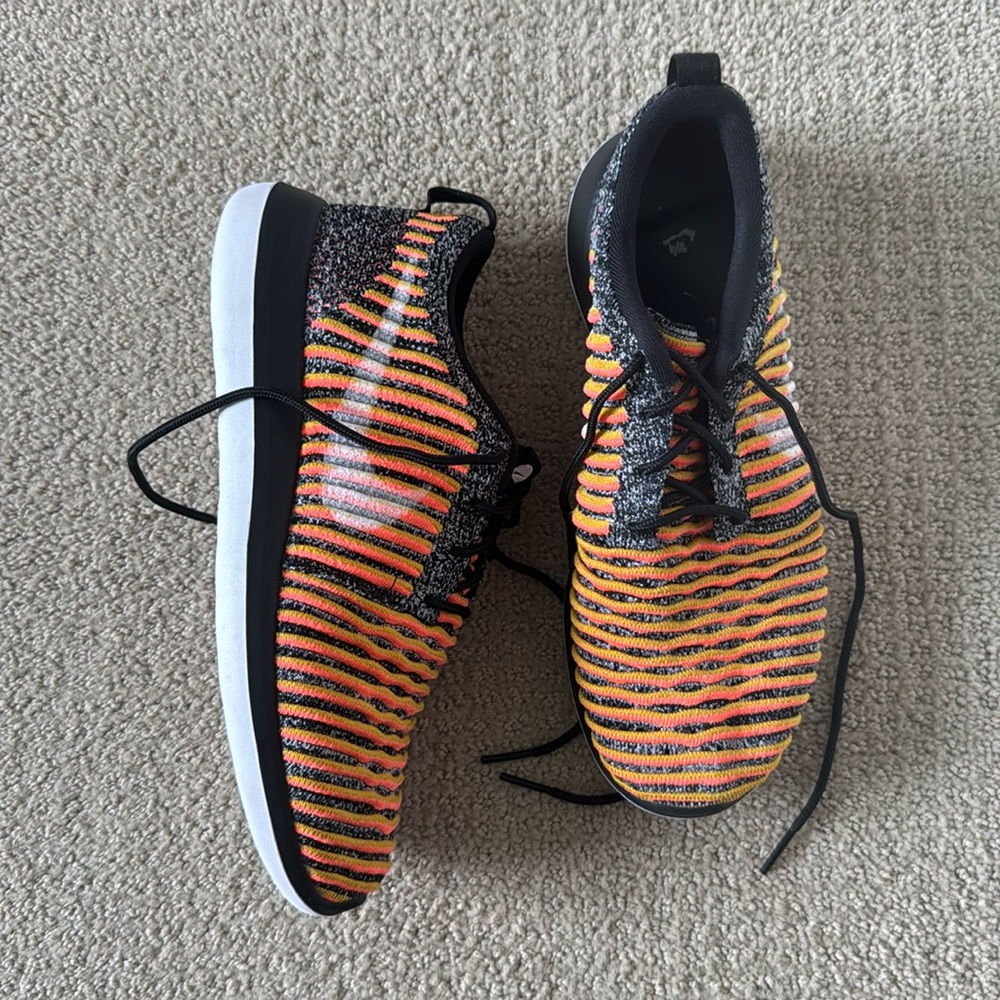 Red and orange Two tone nike running sneakers - GREAT condition